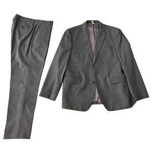 Alfred Sung Mens gray suit